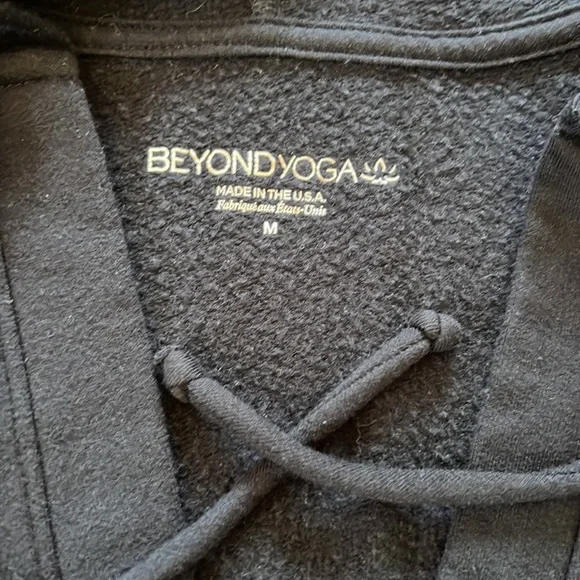 Beyond Yoga Poncho - Picture 9 of 10